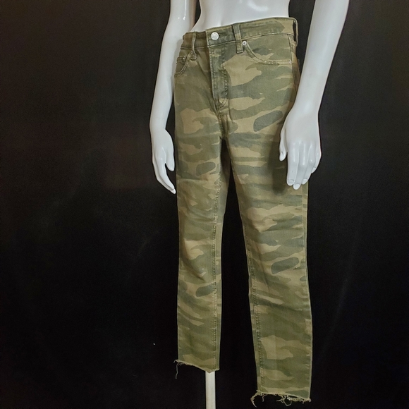 Lucky Brand Camo Bridgette Crop Jeans (0/25) - Picture 4 of 8